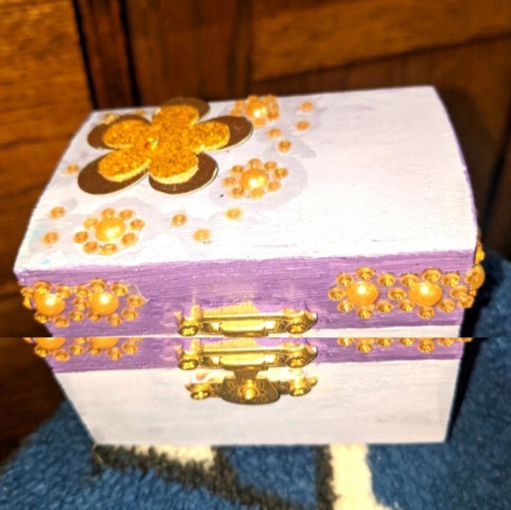 Jewelry box